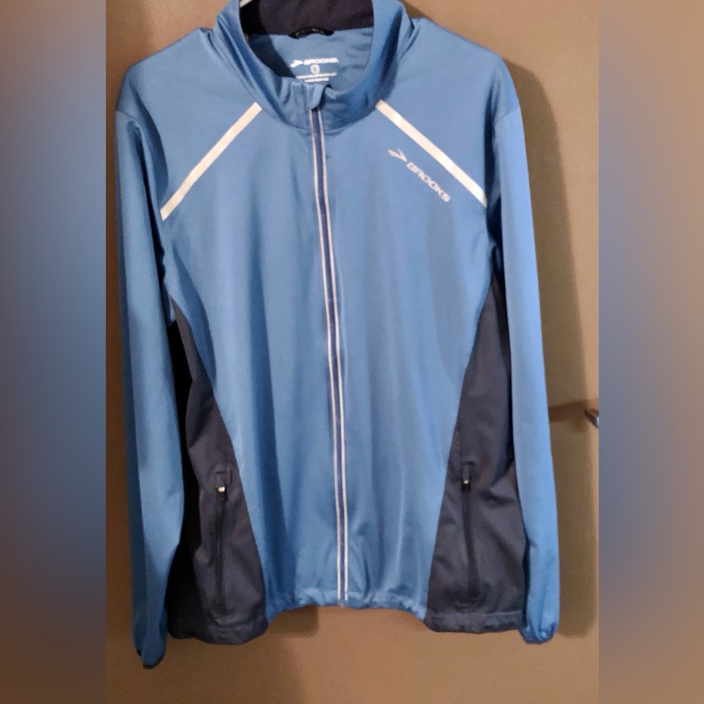 Brooks Women’s Running Jacket. Size Large